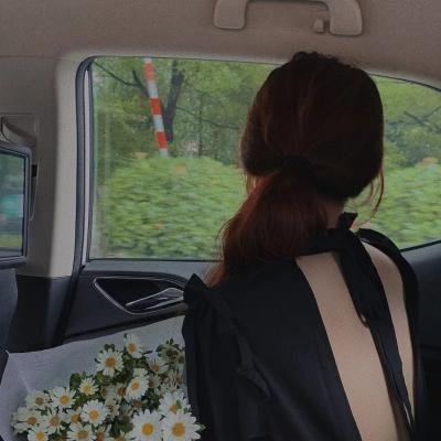 独家爆料：某影帝之子直播带货翻车，评论区两极分化，连续多日